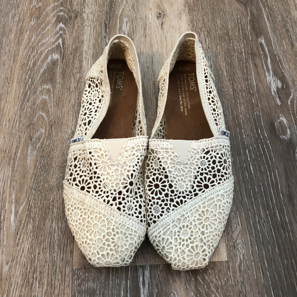 toms natural moroccan crochet